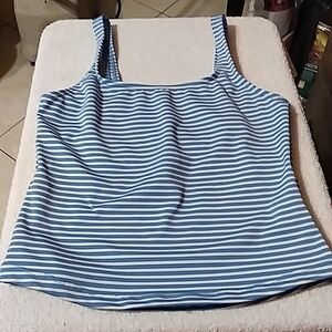 🌟Marika super cute yoga/workout top medium blue and white stripes bodycon.